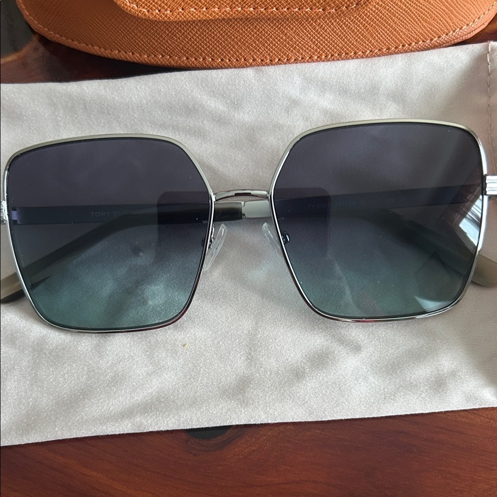 Tory Burch Silver Sunglasses with Orange Case - Picture 2 of 7